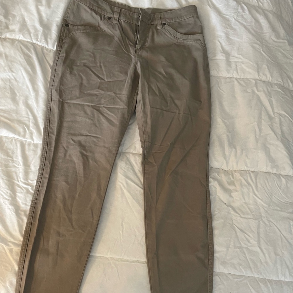 Kuhl womens slim fit khaki pants 6short
